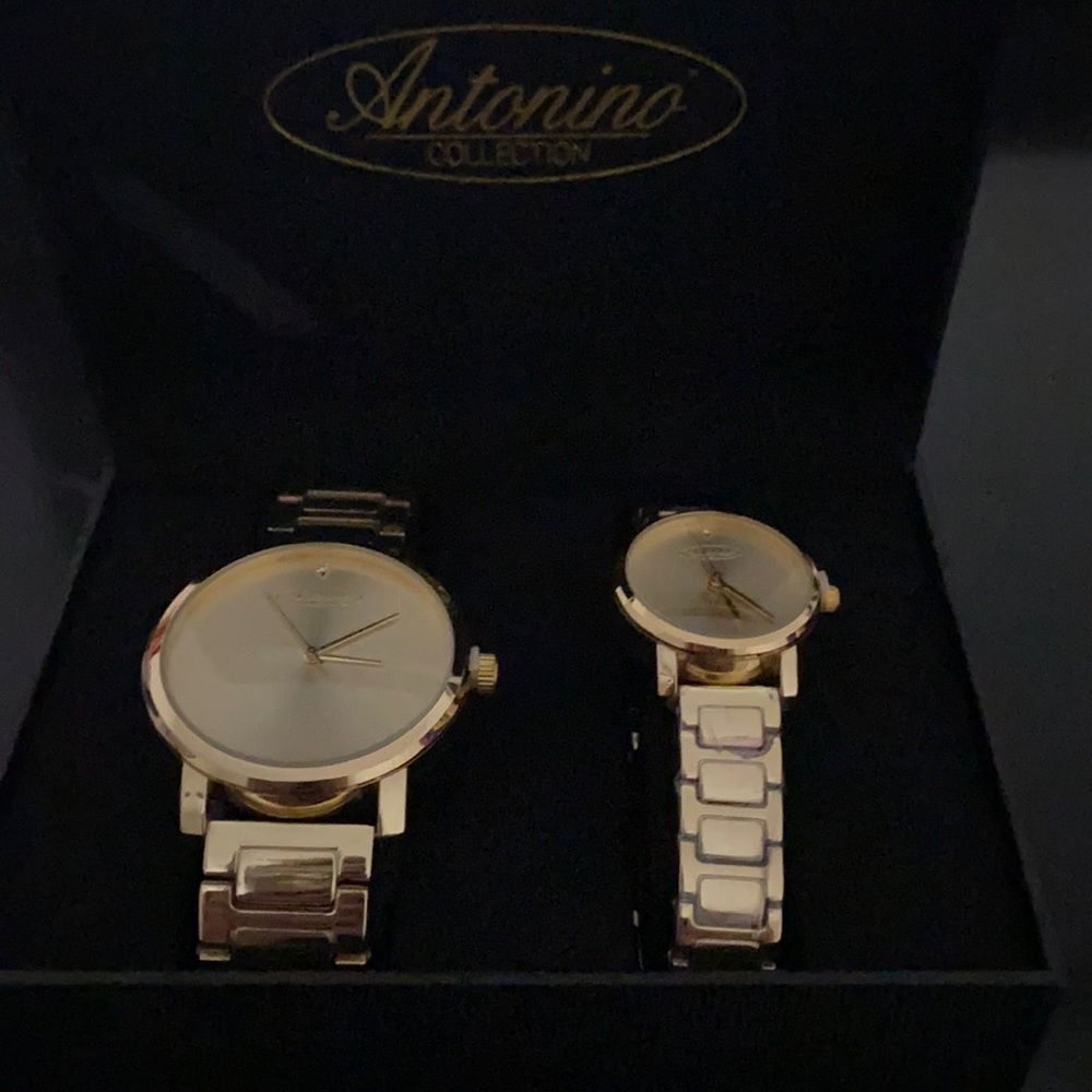 Antonio Collection his and her gold watch set